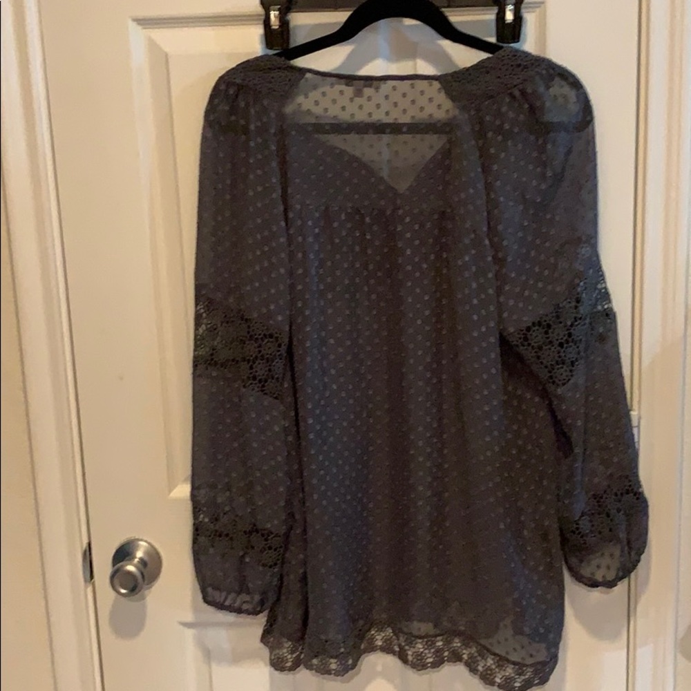 Women’s Crochet 🧶 Blouse - Picture 3 of 5
